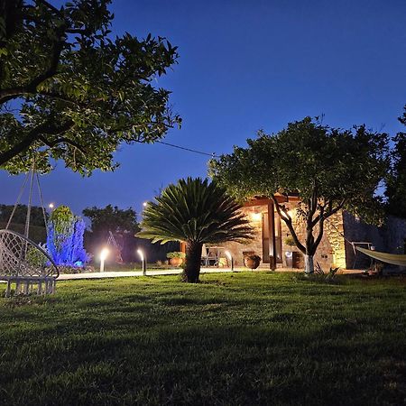 Patras Stonehouse With Large Yard - Πέτρινο Σπίτι Με Αυλή Villa Paralia  Luaran gambar