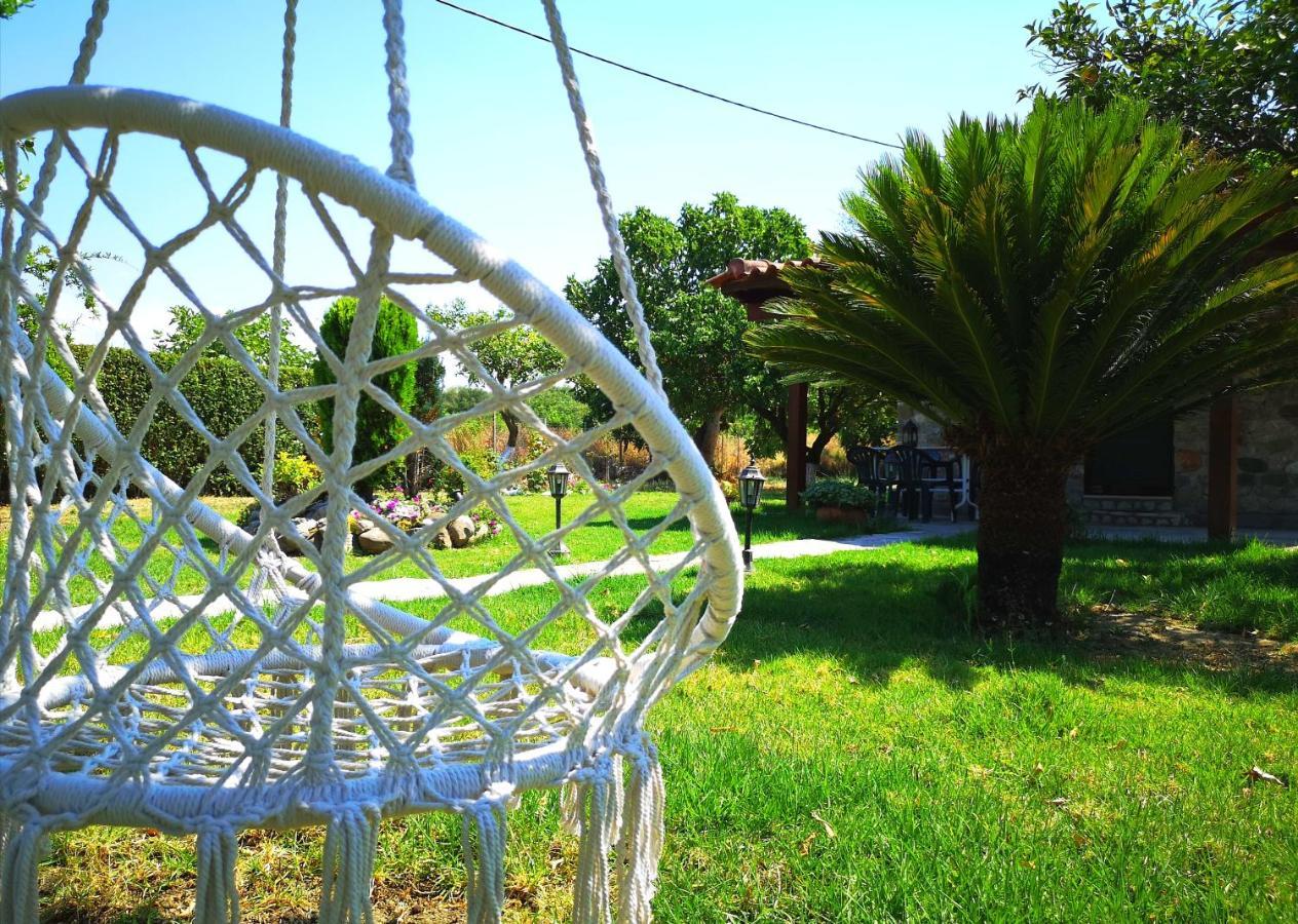 Patras Stonehouse With Large Yard - Πέτρινο Σπίτι Με Αυλή Villa Paralia  Luaran gambar