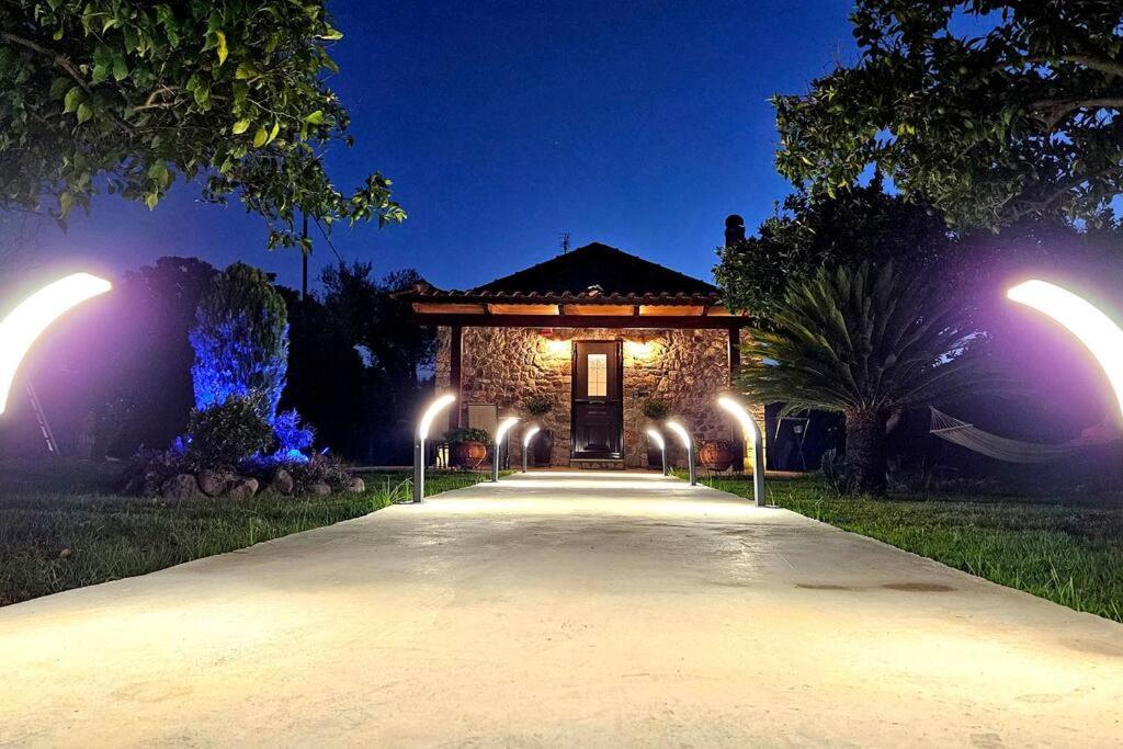Patras Stonehouse With Large Yard - Πέτρινο Σπίτι Με Αυλή Villa Paralia  Luaran gambar